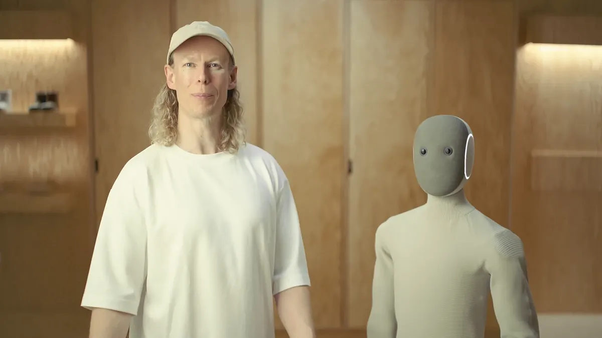 テクノロジースタートアップ企業1Xが発表した「最も安全で最も能力のある」と称されるヒューマノイドロボットNEOが、欧米のソーシャルメディアで話題に。(1X公式動画より) テクノロジースタートアップ企業1Xが発表した「最も安全で最も能力のある」と称されるヒューマノイドロボットNEOが、欧米のソーシャルメディアで話題に。(1X公式動画より)