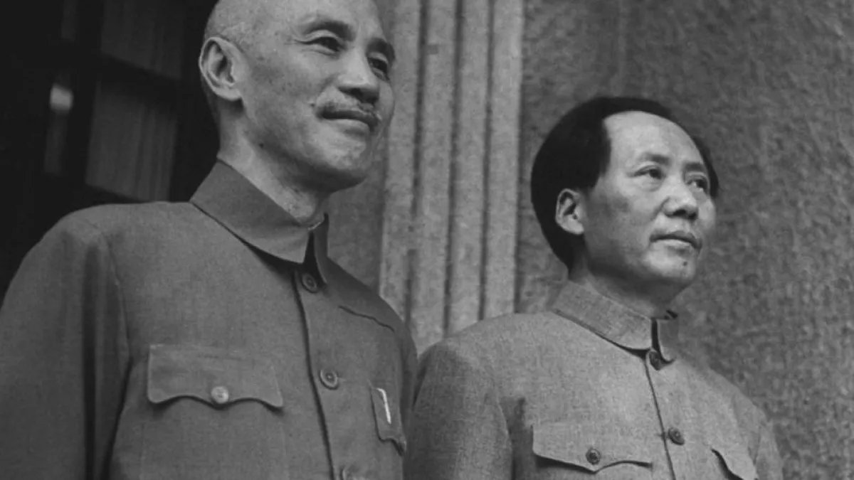 1945年蔣毛重慶談判,留下合影。從此國共陌路一甲子。