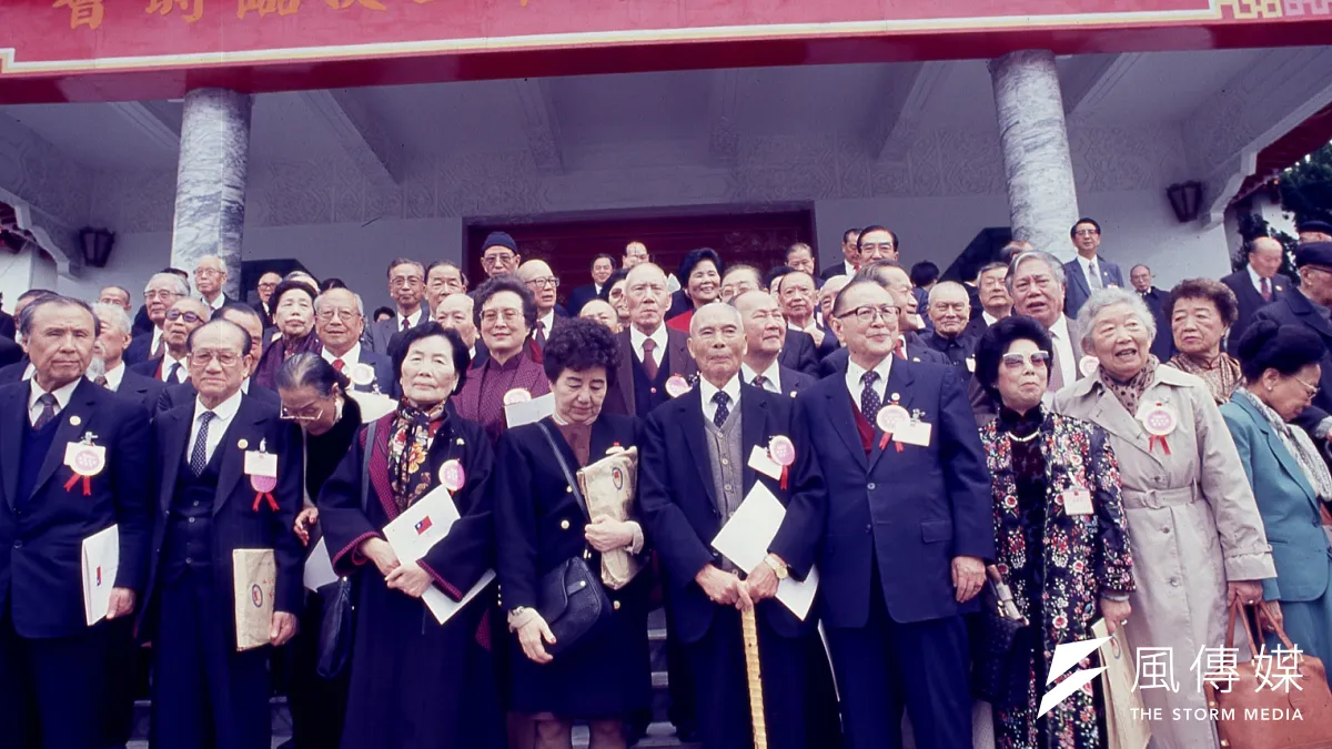 第一屆國民大會第二次臨時會通過《中華民國憲法增修條文》,廢止《動員戡亂時期臨時條款》。(新新聞資料照)