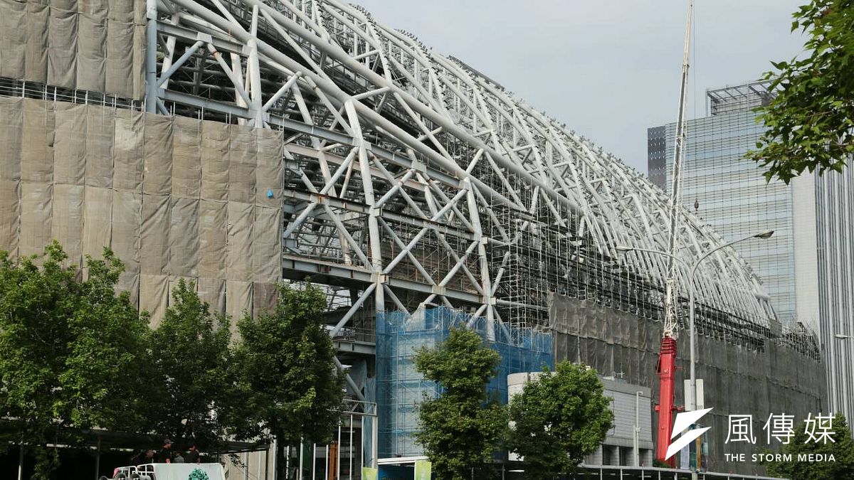 由於公投連署需檢附身分證影本的規定遲未修改,目前大巨蛋公投提案人數呈現卡關狀態。(資料照,余志偉攝) 由於公投連署需檢附身分證影本的規定遲未修改,目前大巨蛋公投提案人數呈現卡關狀態。(資料照,余志偉攝)