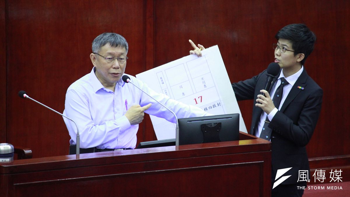 台北市長柯文哲9日赴台北市議會備詢,並談及核四議題。(方炳超攝) 台北市長柯文哲9日赴台北市議會備詢,並談及核四議題。(方炳超攝)