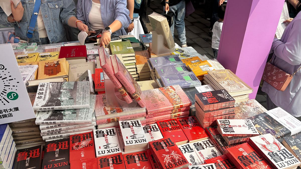 北京觀察》5年消失1.3萬家!中國獨立書店集體「蒸發」:為何現場只剩「1折清庫存」與只逛不買的顧客?