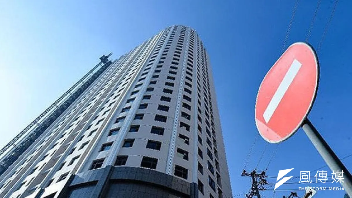 中國兩會閉幕,中國總理李克強在「政府報告」中提出分類調控,能否有效遏止中國房價飆漲,猶待觀察。(取自騰訊大家網)