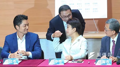 國民黨估中台灣2026選情並未如預期樂觀,恐衝擊可能選總統的台中市長盧秀燕(右二)選情。(顏麟宇攝)