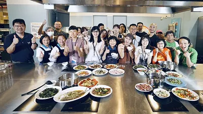 灃食「海海人生」食魚走讀活動,學員料理出滿桌美味料理。(灃食教育基金會提供)