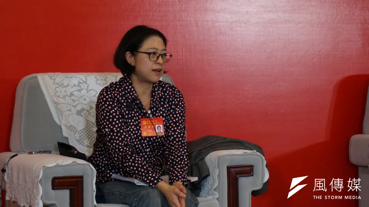 上海市台聯會長盧麗安在中共十九大會場的「黨代表通道」接受訪問時曾表示:「生長在寶島台灣,我以身為台灣女兒為榮,以身為中國人為傲。」(資料照,王彥喬攝)
