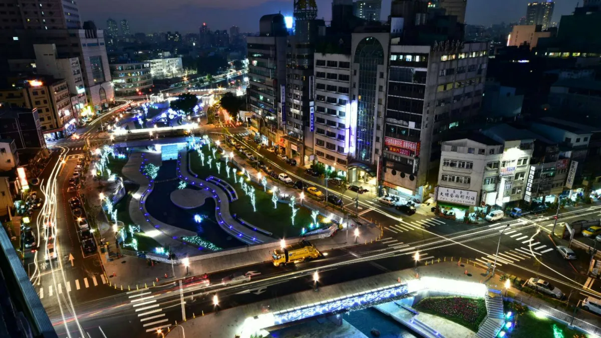 柳川整治讓台中再度因為河川而美麗,成為水與綠的幸福城市。(圖/擷取自台中市政府)