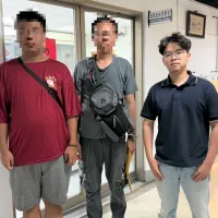 新北警鑑識中心承辦人與家屬合影。(圖/新北警察局) 新北警鑑識中心承辦人與家屬合影。(圖/新北警察局)
