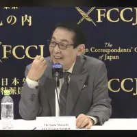 さだまさし氏が日本外国特派員協会(FCCJ)で会見し、ウクライナ侵攻を受けて抱いた平和への思いや自身の壮絶な家族史を語るとともに、「倒れるまで」創作とコンサート活動を続ける決意を示した。(FCCJ) さだまさし氏が日本外国特派員協会(FCCJ)で会見し、ウクライナ侵攻を受けて抱いた平和への思いや自身の壮絶な家族史を語るとともに、「倒れるまで」創作とコンサート活動を続ける決意を示した。(FCCJ)