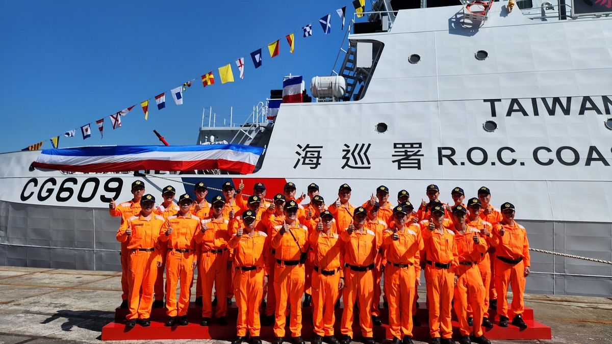 海巡署今(10)日於高雄中信造船廠舉行安平級巡防艦(600噸級)第7艘CG609萬里艦及第8艘CG610永康艦命名下水聯合典禮。(海巡署提供) 海巡署今(10)日於高雄中信造船廠舉行安平級巡防艦(600噸級)第7艘CG609萬里艦及第8艘CG610永康艦命名下水聯合典禮。(海巡署提供)