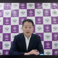 山梨県の長崎知事は弾丸登山96%減の成果と伝統登山道復活による人流分散を報告し、環境保全と来訪者制限の切り札としてグリーン水素駆動の次世代交通「富士トラム」構想や富士山麓県有地の高品格な民間活用方針を発表した。(写真/FPCJ提供) 山梨県の長崎知事は弾丸登山96%減の成果と伝統登山道復活による人流分散を報告し、環境保全と来訪者制限の切り札としてグリーン水素駆動の次世代交通「富士トラム」構想や富士山麓県有地の高品格な民間活用方針を発表した。(写真/FPCJ提供)