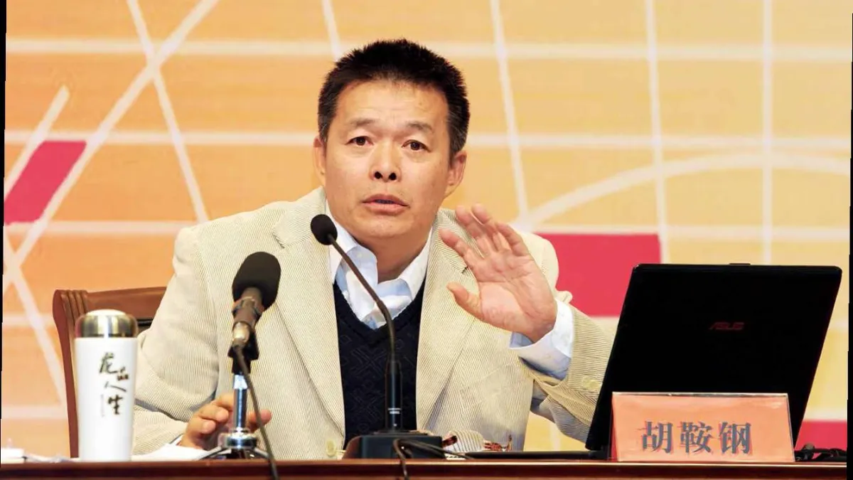 主張「強國論」的中國知名學者胡鞍鋼最近遭到網民圍剿。(取自網路)