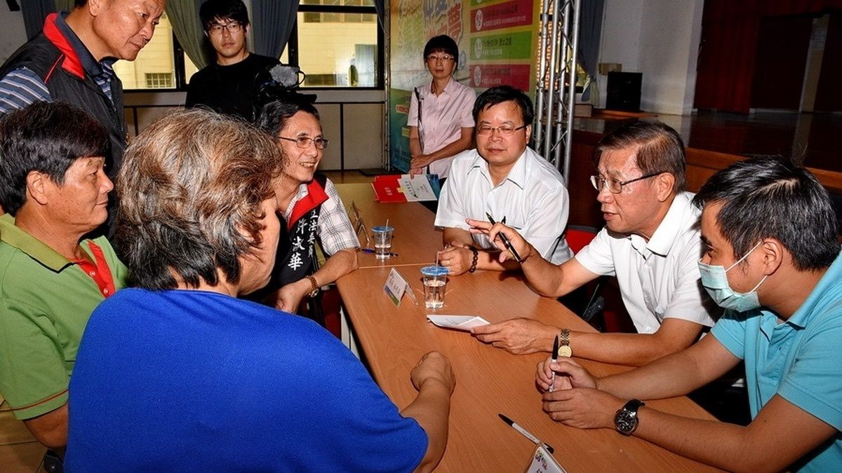主持縣民時間 林明溱受理民眾7件9案陳情 主持縣民時間 林明溱受理民眾7件9案陳情