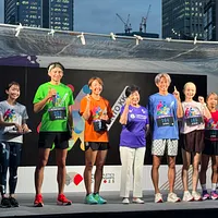 東京2025世界陸上の前夜祭「RUNS:INTO KK」が旧KK線で行われ、小池百合子知事が激励の挨拶を述べ、寺田明日香らが参加した100m×1時間リレーでは256人がバトンをつなぎ、ギネス世界記録を更新した。(写真/黃信維撮影) 東京2025世界陸上の前夜祭「RUNS:INTO KK」が旧KK線で行われ、小池百合子知事が激励の挨拶を述べ、寺田明日香らが参加した100m×1時間リレーでは256人がバトンをつなぎ、ギネス世界記録を更新した。(写真/黃信維撮影)