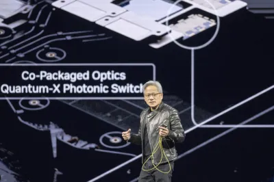 2025年3月18日。輝達執行長黃仁勳在加州舉行的Nvidia GTC大會中發表演講。(AP)