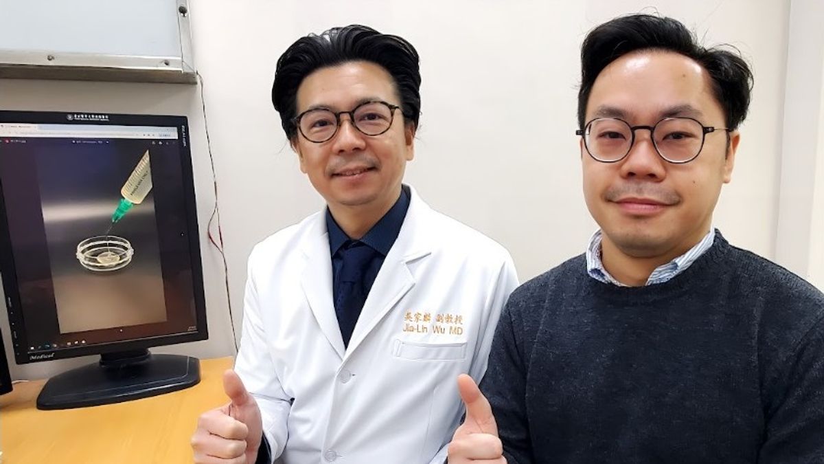 北醫附醫骨科部運動醫學科吳家麟醫師(左)與北醫大翁培鈞助理教授合作研發半月板破裂新療法,研究登上國際知名期刊。(資料照,北醫附醫提供) 北醫附醫骨科部運動醫學科吳家麟醫師(左)與北醫大翁培鈞助理教授合作研發半月板破裂新療法,研究登上國際知名期刊。(資料照,北醫附醫提供)