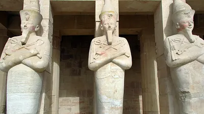 在埃及阿拉伯之春如火如荼之際,阿拜多斯的盜墓者們正準備動手。圖為埃及考古文明。(取自DEZALB@pixabay)