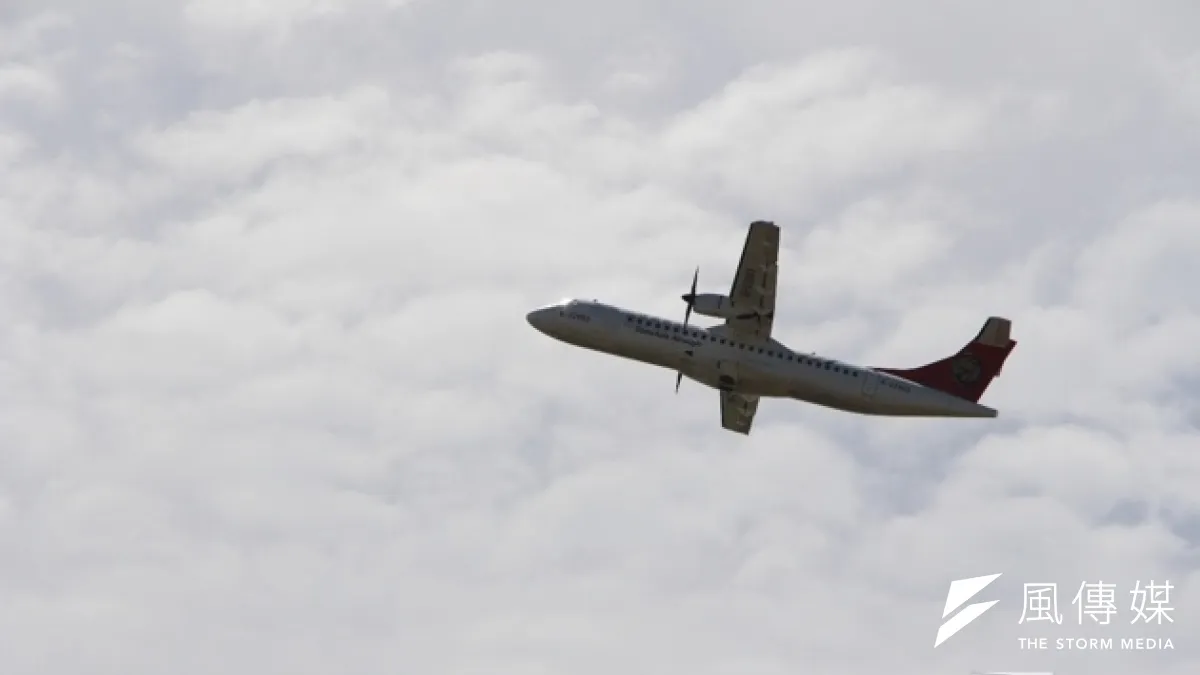 民航局今日邀請航空業者討論國內航班在特殊天氣時的起降標準,與會者認為不宜直接修訂飛航指南的天氣標準。(資料照,葉信菉攝)