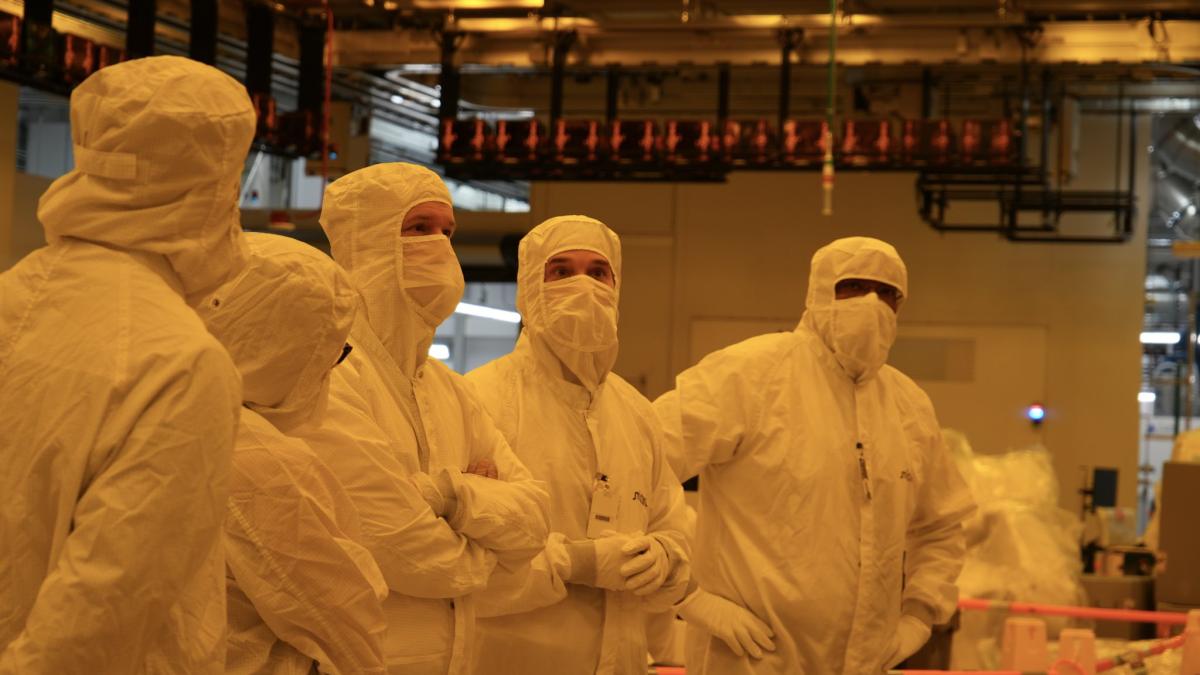 美光「美國製造」記憶體來了!維州新廠開始量產,10%員工來自軍隊?