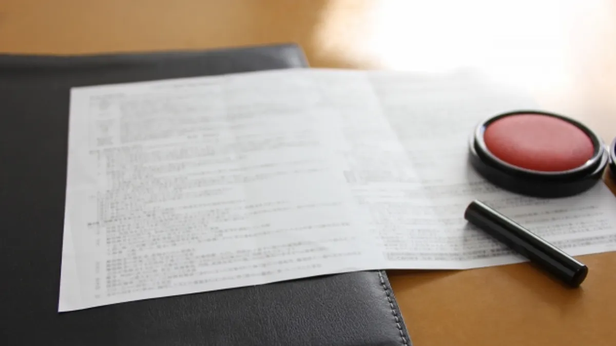 許多父母會規劃將房產留給下一代,但究竟要怎麼做才最省錢呢?(示意圖 / 取自PhotoAC) 許多父母會規劃將房產留給下一代,但究竟要怎麼做才最省錢呢?(示意圖 / 取自PhotoAC)