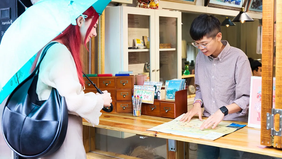 台灣好行九份金瓜石線 體驗黃金山城文化氣味巴士。(圖/新北市觀旅局提供) 台灣好行九份金瓜石線 體驗黃金山城文化氣味巴士。(圖/新北市觀旅局提供)