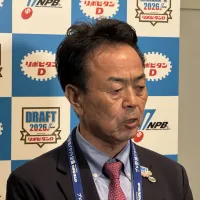 米球界への挑戦を表明していた横浜高の織田翔希投手をドラフト1位で強行指名した巨人。球団側は、日本のプロ野球ファンに織田投手のプレーを見せたいとの強い思いから、協議を重ねた末に指名を決断したと明かした。(黄信維撮影) 米球界への挑戦を表明していた横浜高の織田翔希投手をドラフト1位で強行指名した巨人。球団側は、日本のプロ野球ファンに織田投手のプレーを見せたいとの強い思いから、協議を重ねた末に指名を決断したと明かした。(黄信維撮影)