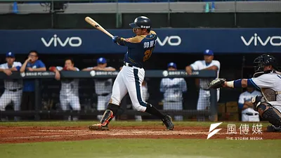 桃猿先發洋投尼克斯主投7局無失分,再加上郭嚴文在8局上半轟出三分砲,猿隊也中止了近期的2連敗。(資料照,王永志攝)
