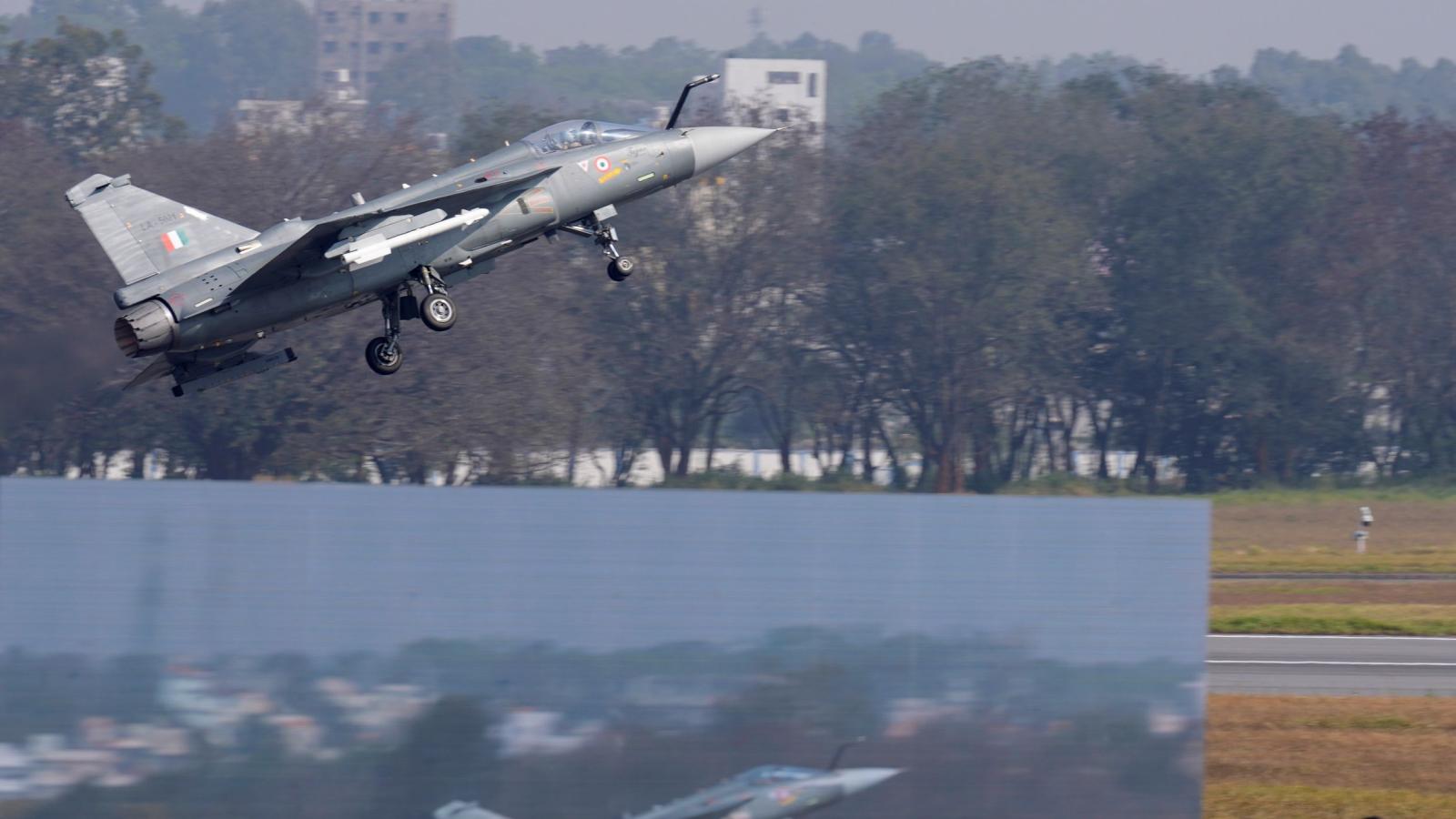 自製產能塞車大卡關!印度光輝戰機受制美規「心臟」,空軍戰力缺口愈來愈大