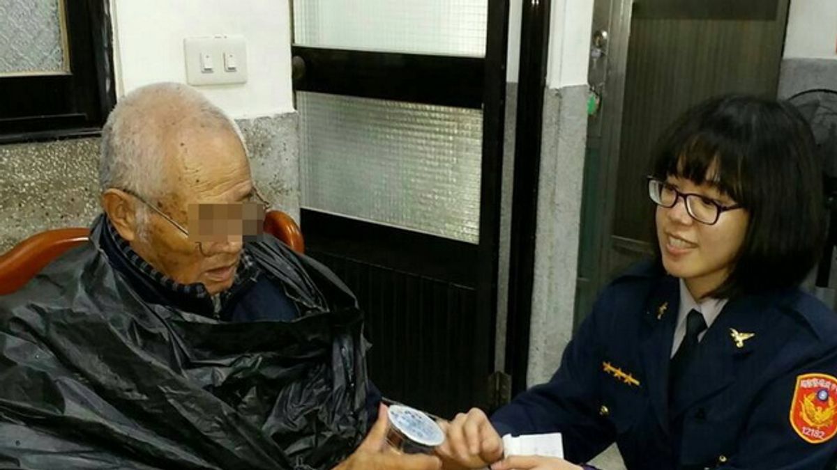 老翁騎車迷路 員警用人臉辨識系統查出身分 老翁騎車迷路 員警用人臉辨識系統查出身分