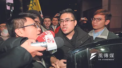 新黨發言人王炳忠(中)涉嫌接受中國國台辦20萬美金資助,執行「星火T計劃」。對此,民進黨立委蘇巧慧表示,台灣真的要加強自我警惕。(資料照,柯承惠攝)