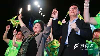 民進黨台北市長參選人姚文智首場造勢晚會,總統府秘書長陳菊壓軸,強調不能讓「保守勢力」復辟。(簡必丞攝)