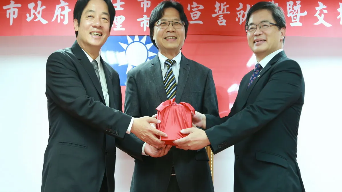 台南市長交接 賴清德依依不捨揮別府城