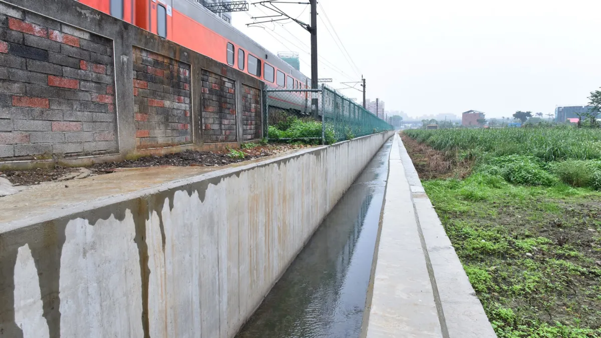 八德區高城B幹線雨水下水道啟用,桃園八德高城路缺乏雨水下水道,豪大雨時無法立即將週邊及側溝排水排放至茄苳溪,經常發生淹水問題造成民眾生活不便。(圖/桃園市政府提供)
