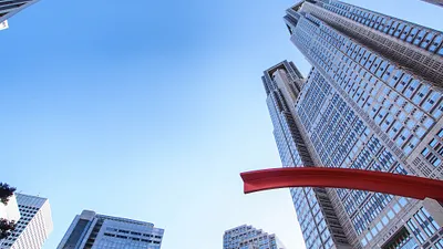 萬丈高樓平地起,許多知名企業家其實沒有背景,也未受過正規教育,卻將劣勢轉為優勢,最後成就一番事業。(minoir@flickr)