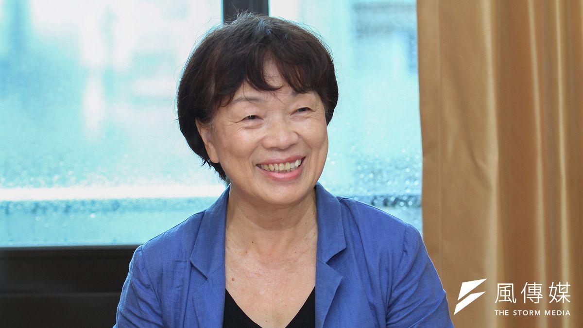 小說《大武山下》歷經3年熬煮問世,卸任文化部長時帶著失望和懷疑離開,最終在鄉村得以療癒。「龍應台文化基金會」創辦人龍應台接受專訪時說,「文學,是我最後的抵抗。」(蔡親傑攝) 小說《大武山下》歷經3年熬煮問世,卸任文化部長時帶著失望和懷疑離開,最終在鄉村得以療癒。「龍應台文化基金會」創辦人龍應台接受專訪時說,「文學,是我最後的抵抗。」(蔡親傑攝)