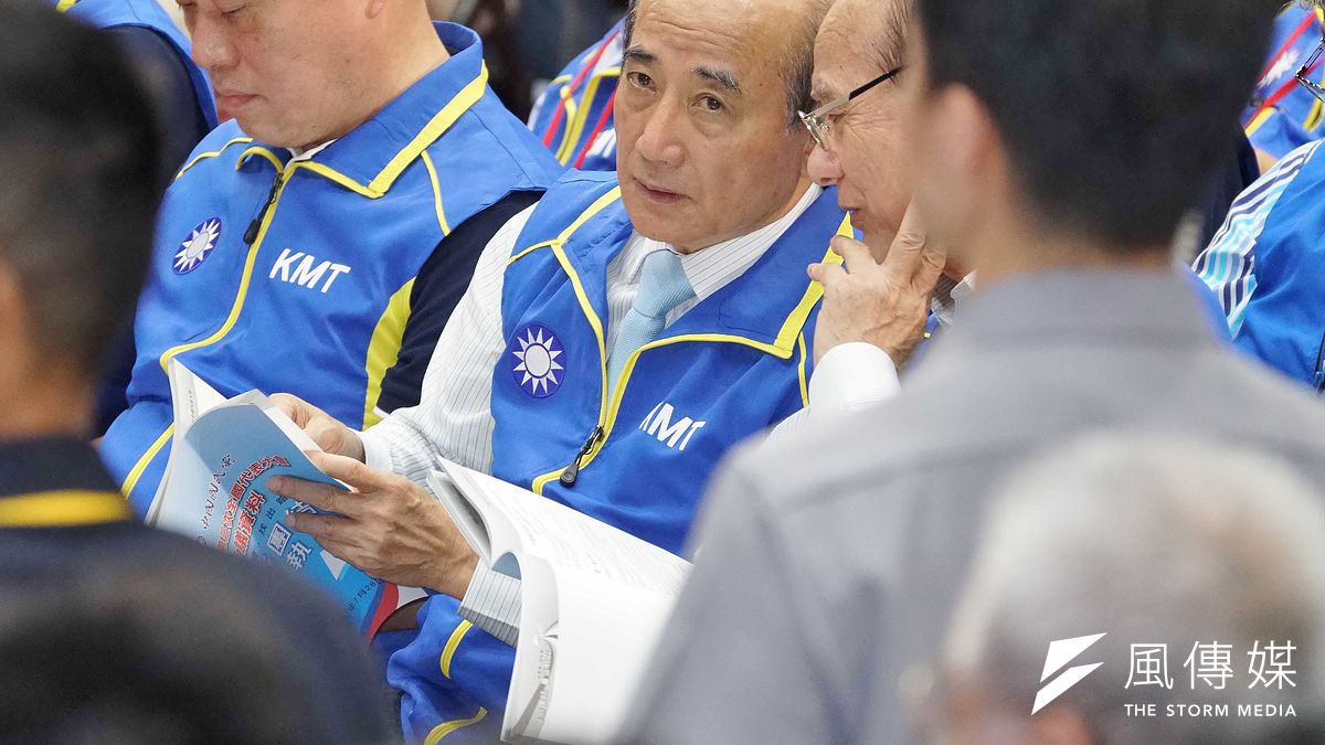 媒體問前立法院長王金平(中)是否支持高雄市長韓國瑜選總統,王金平表示,他支持中華民國。(資料照,盧逸峰攝) 媒體問前立法院長王金平(中)是否支持高雄市長韓國瑜選總統,王金平表示,他支持中華民國。(資料照,盧逸峰攝)