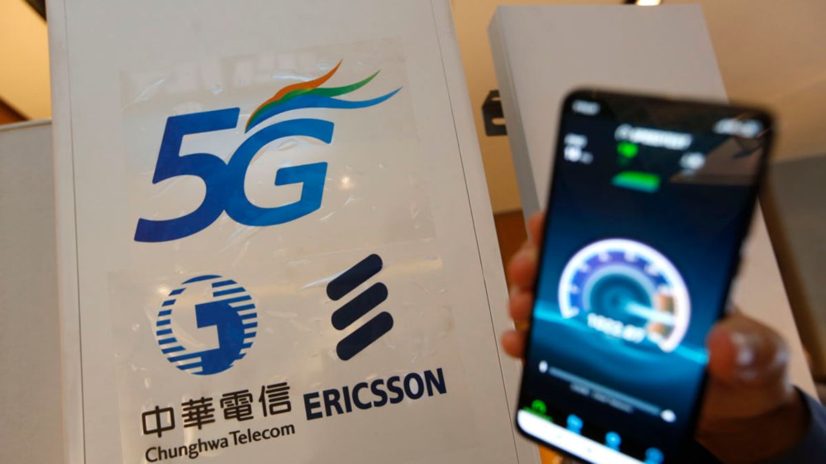 為配合5G和轉型雙軸策略,充實中長期資金銀彈,中華電董事會6日通過將發行國內無擔保普通公司債新台幣300億元。(資料照,郭晉瑋攝) 為配合5G和轉型雙軸策略,充實中長期資金銀彈,中華電董事會6日通過將發行國內無擔保普通公司債新台幣300億元。(資料照,郭晉瑋攝)