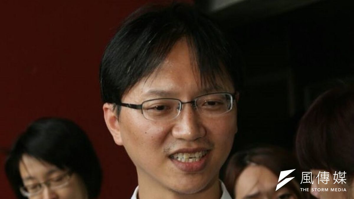 促成葛特曼和柯文哲認識的黃士維(圖),28日下午代葛特曼提出聲明,黃表示,葛特曼說他沒講柯P曾赴中國仲介器官買賣,可能大家「對英文理解不同」。(吳逸驊攝) 促成葛特曼和柯文哲認識的黃士維(圖),28日下午代葛特曼提出聲明,黃表示,葛特曼說他沒講柯P曾赴中國仲介器官買賣,可能大家「對英文理解不同」。(吳逸驊攝)