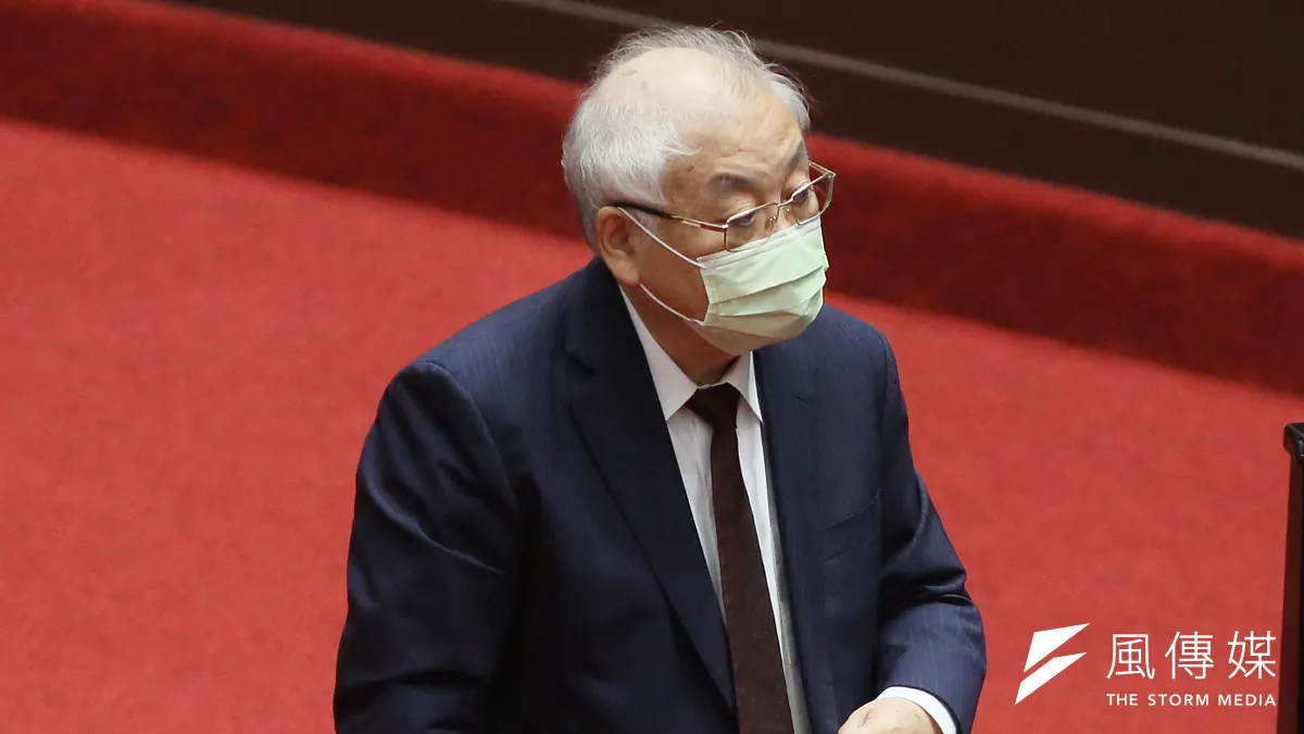 主計長朱澤民在立法院備詢,指蚵仔麵線一碗二十元,輿論大嘩。(柯承惠攝) 主計長朱澤民在立法院備詢,指蚵仔麵線一碗二十元,輿論大嘩。(柯承惠攝)