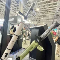 2025年9月の台北国際航空宇宙・防衛産業展でAV社が展示した自爆型ドローン「スイッチブレード」(劉煥彦撮影) 2025年9月の台北国際航空宇宙・防衛産業展でAV社が展示した自爆型ドローン「スイッチブレード」(劉煥彦撮影)