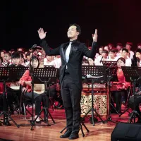 作曲家、指揮家劉昱昀長年橫跨影視配樂、傳統音樂與數位音訊工程,主張AI時代的音樂人應升級成為「聲音架構師」。(圖/即時享樂數位音樂中心提供) 作曲家、指揮家劉昱昀長年橫跨影視配樂、傳統音樂與數位音訊工程,主張AI時代的音樂人應升級成為「聲音架構師」。(圖/即時享樂數位音樂中心提供)