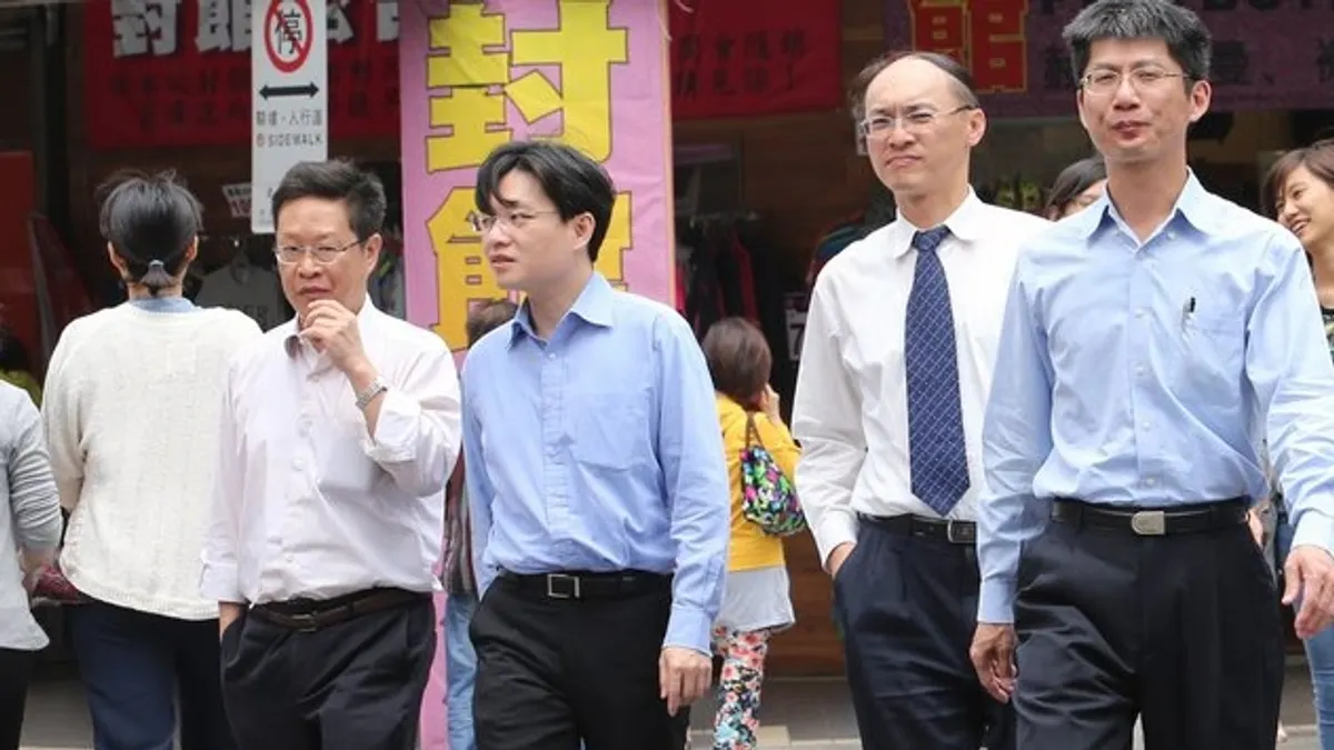 中央氣象署今(3 )日證實,正積極研擬修訂《氣象法》,擬將「高溫」正式列入「災害性天氣」,以提供地方政府法源依據,未來可望發布停班課、放「高溫假」。(示意圖/吳逸驊攝) 中央氣象署今(3 )日證實,正積極研擬修訂《氣象法》,擬將「高溫」正式列入「災害性天氣」,以提供地方政府法源依據,未來可望發布停班課、放「高溫假」。(示意圖/吳逸驊攝)