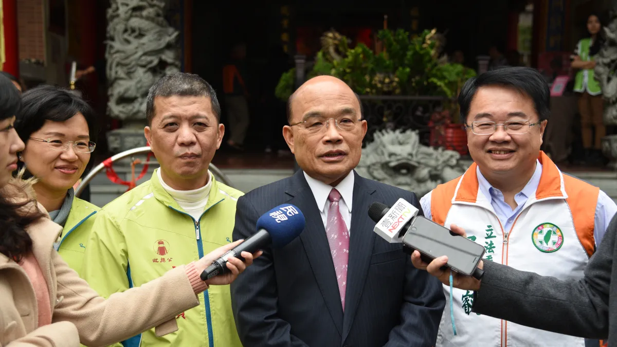 前行政院長蘇貞昌今(2)日說,他跟侯認識多年,平常亦有互動,侯說不選也不是第一次聽到。(民進黨立委蘇巧慧辦公室提供)