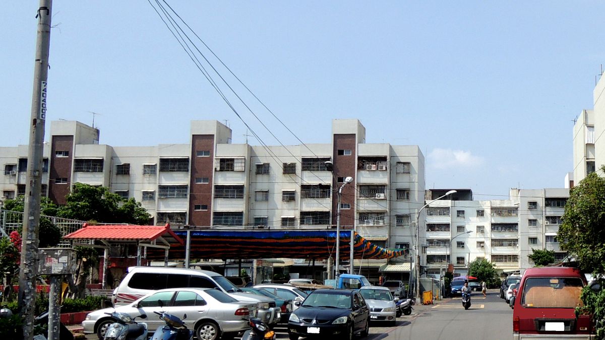 高雄市政府租用位於鳳山五甲社區台電閒置宿舍,將做為公共出租住宅。(高市都發局提供) 高雄市政府租用位於鳳山五甲社區台電閒置宿舍,將做為公共出租住宅。(高市都發局提供)