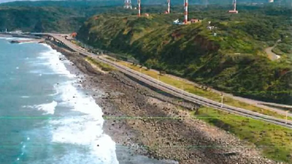 台電在核一廠內的石門風力發電廠,目前提出更新案,石門區里長全部反對,新北市政府也因噪音擾民,支持里民意見。(圖/取自環評簡報)