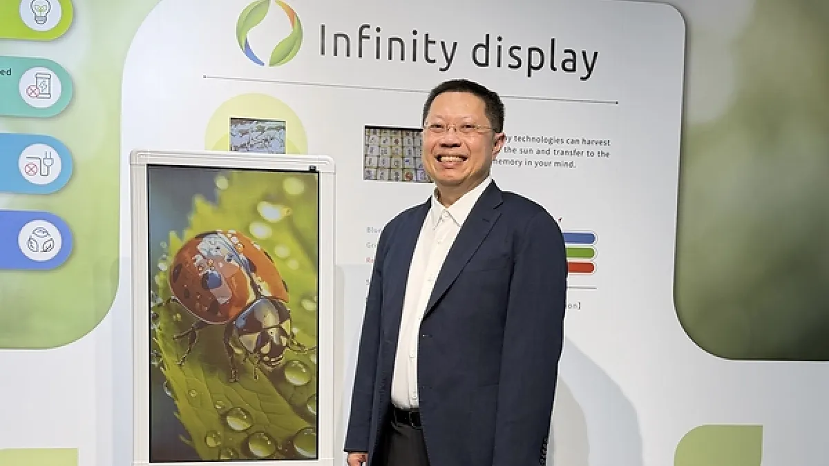 IRIS Optronics Pushes Infinity® Solar-Powered ChLCD E-Paper Technology to New Heights with 31.5-Inch Outdoor Display and Embedded Perovskite Indoor Solution