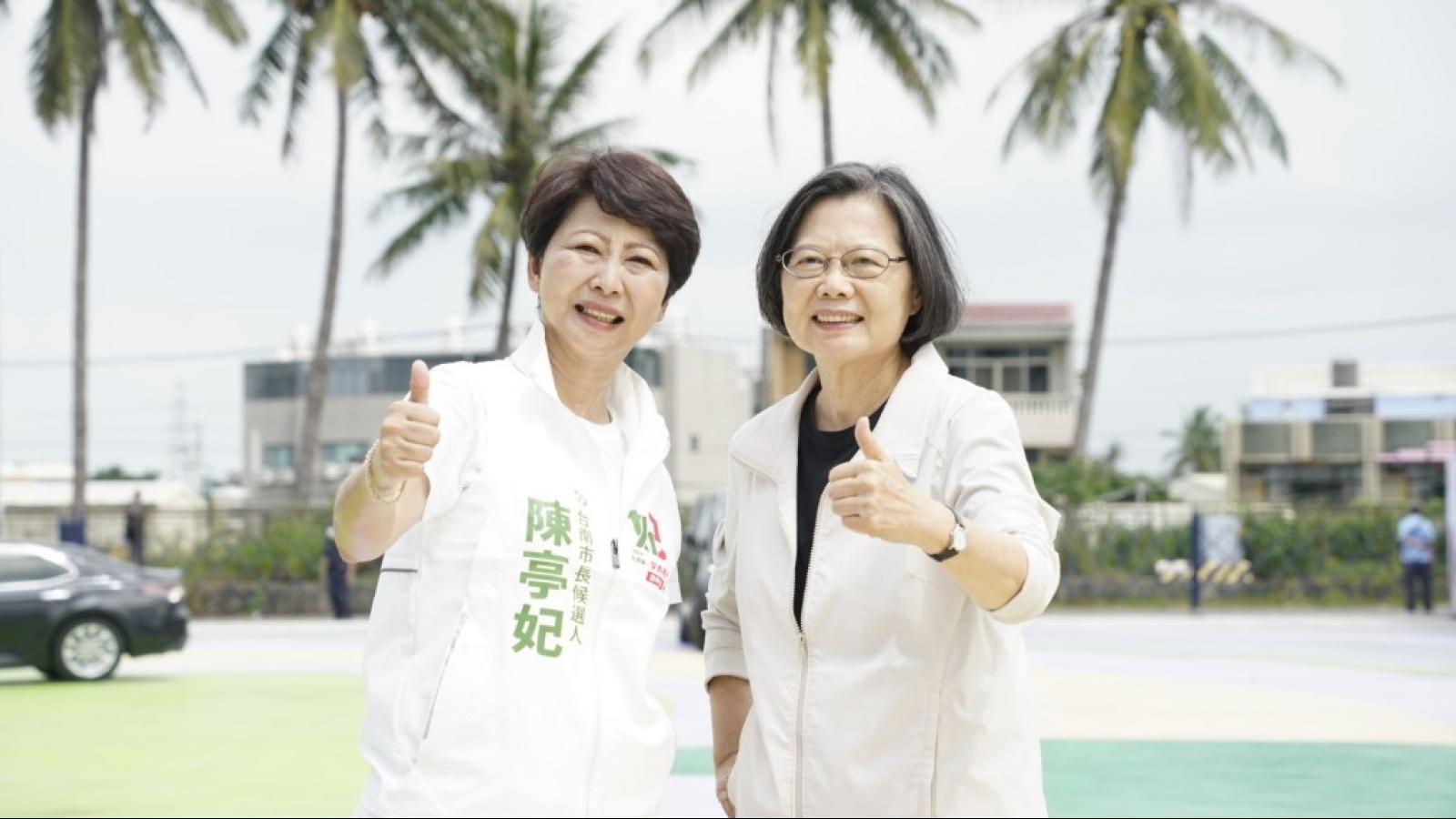 小英開箱陳亭妃競選總部驚呼:全台沒看過這麼有美感 AI政見、妃熊幸福吸睛