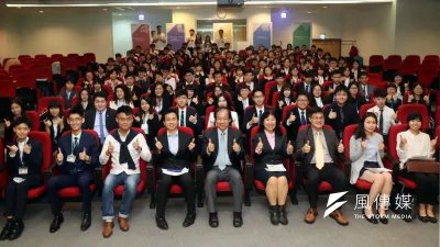 高雄市政府教育局主辦、高雄中學與中山工商承辦的「2019港都模擬聯合國」活動,在高雄國際會議中心正式開幕。(圖/徐炳文攝)