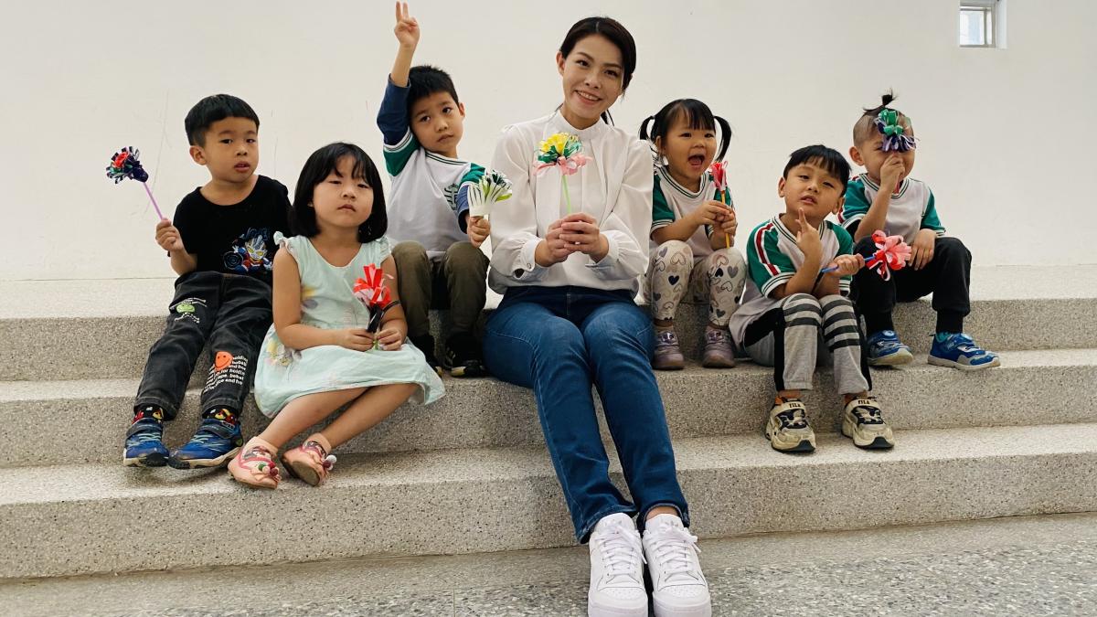 全臺率先加碼教保員待遇!竹市公幼延長照顧暨寒暑假加托鐘點費調升至480元