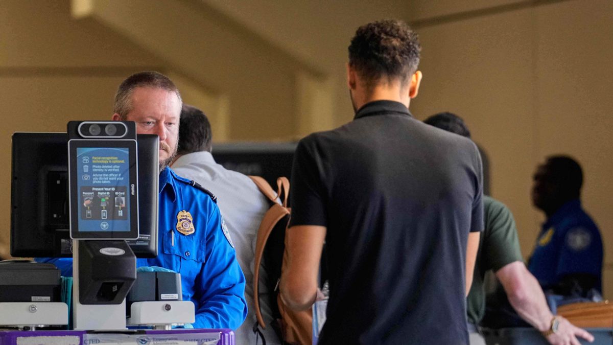 不吵不鬧就有糖吃!美FAA加發30萬獎金,犒賞關門期間「全勤無薪上班」航管員,